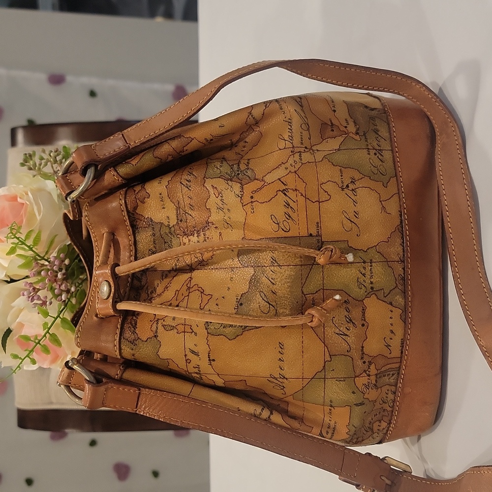 Authentic Alviero bucket bag